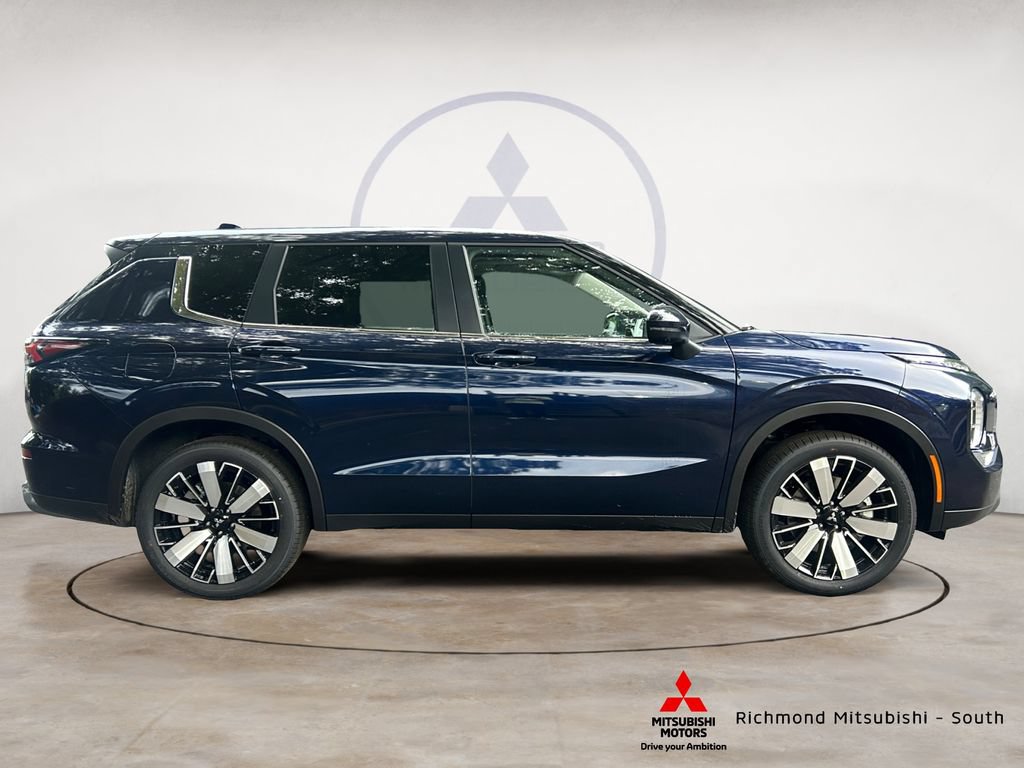 New 2026 Mitsubishi Outlander SE FWD image 2