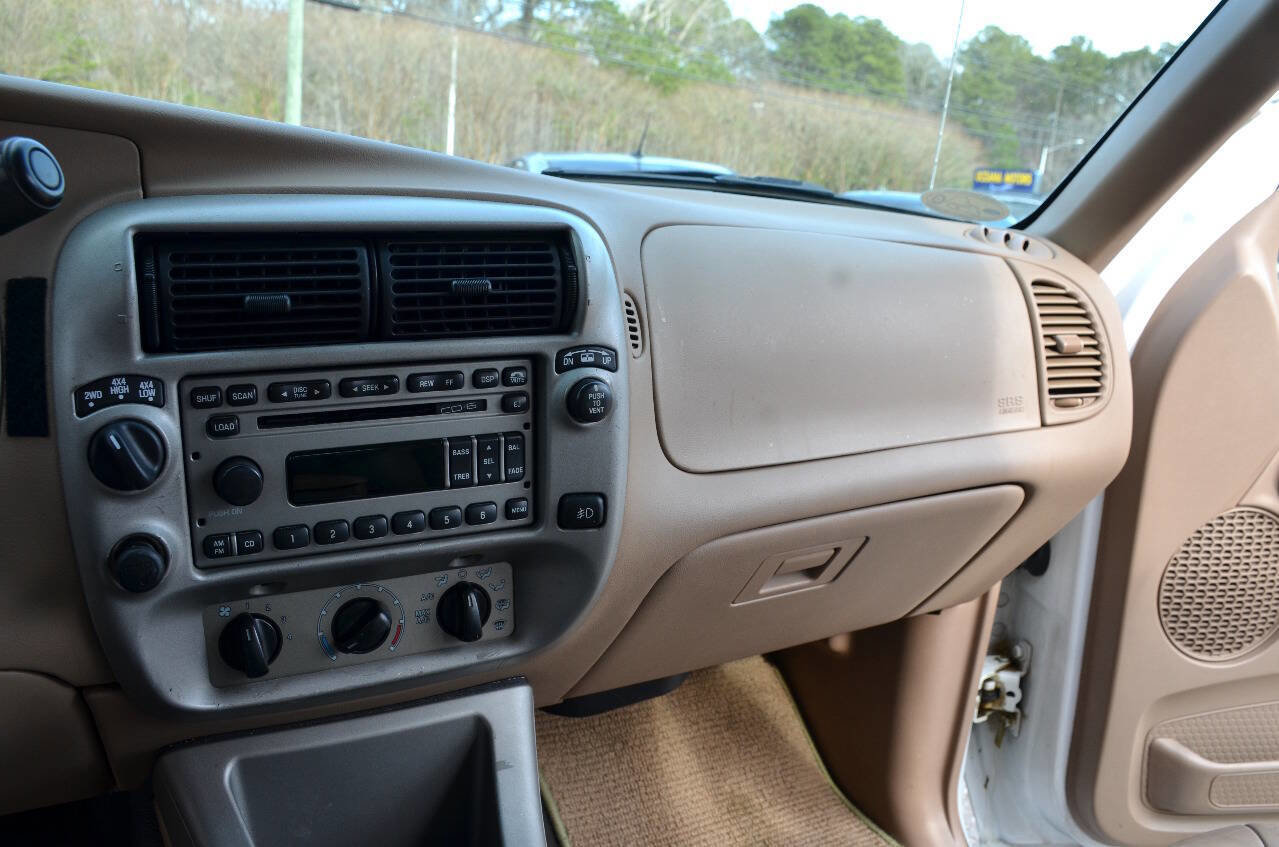 Used 2002 Ford Explorer Sport Trac 4x4 image 14