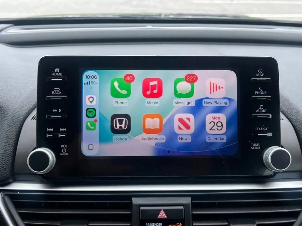 Used 2018 Honda Accord Touring image 40