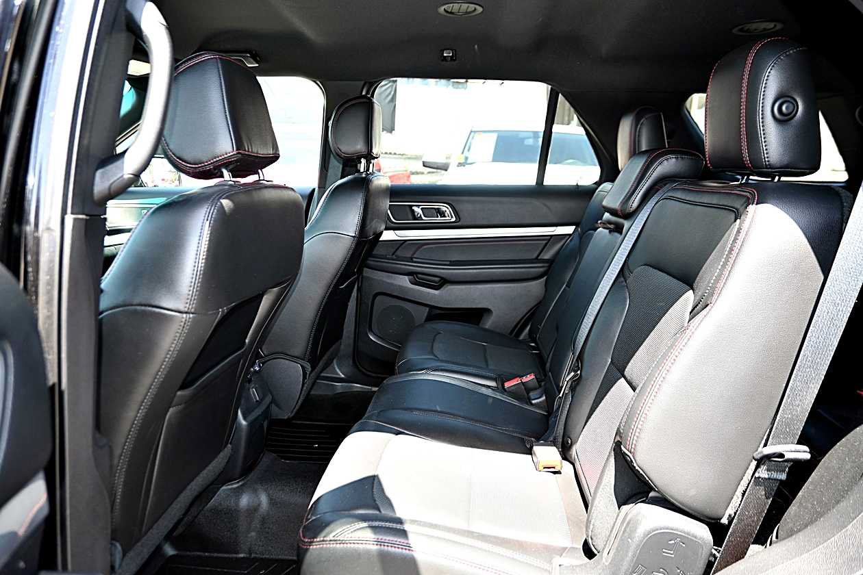 Used 2016 Ford Explorer Sport AWD/4WD image 13