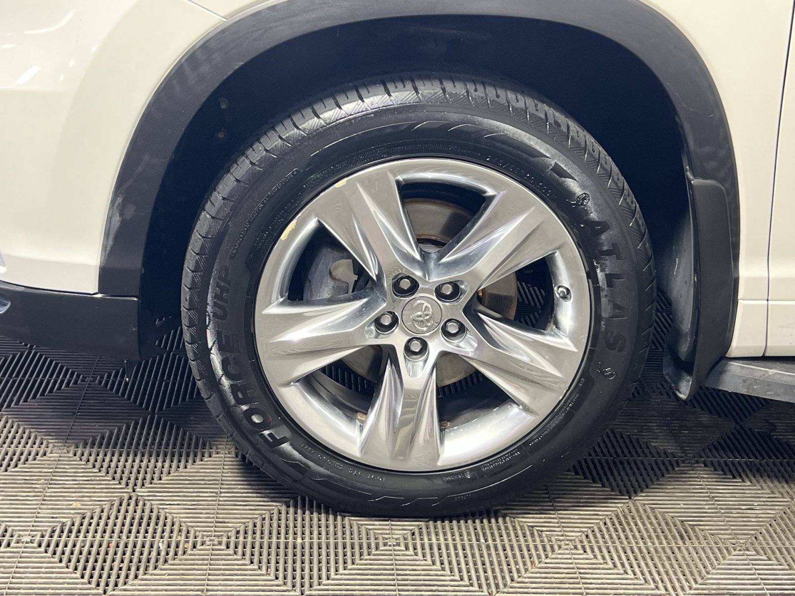 Used 2014 Toyota Highlander Limited AWD/4WD image 13
