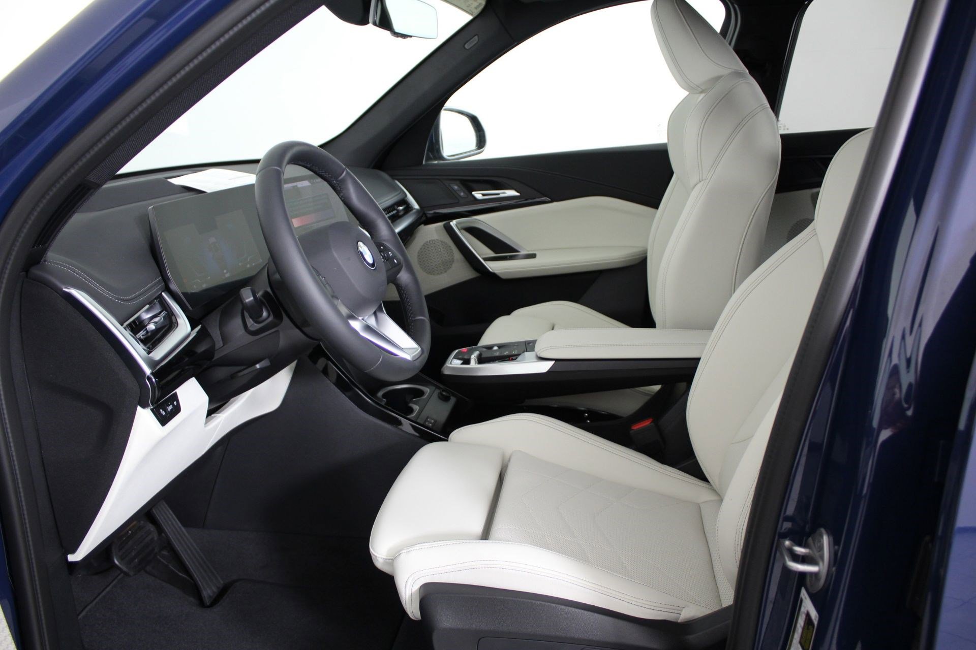 New 2026 BMW X1 xDrive28i w/ Technology Package image 23