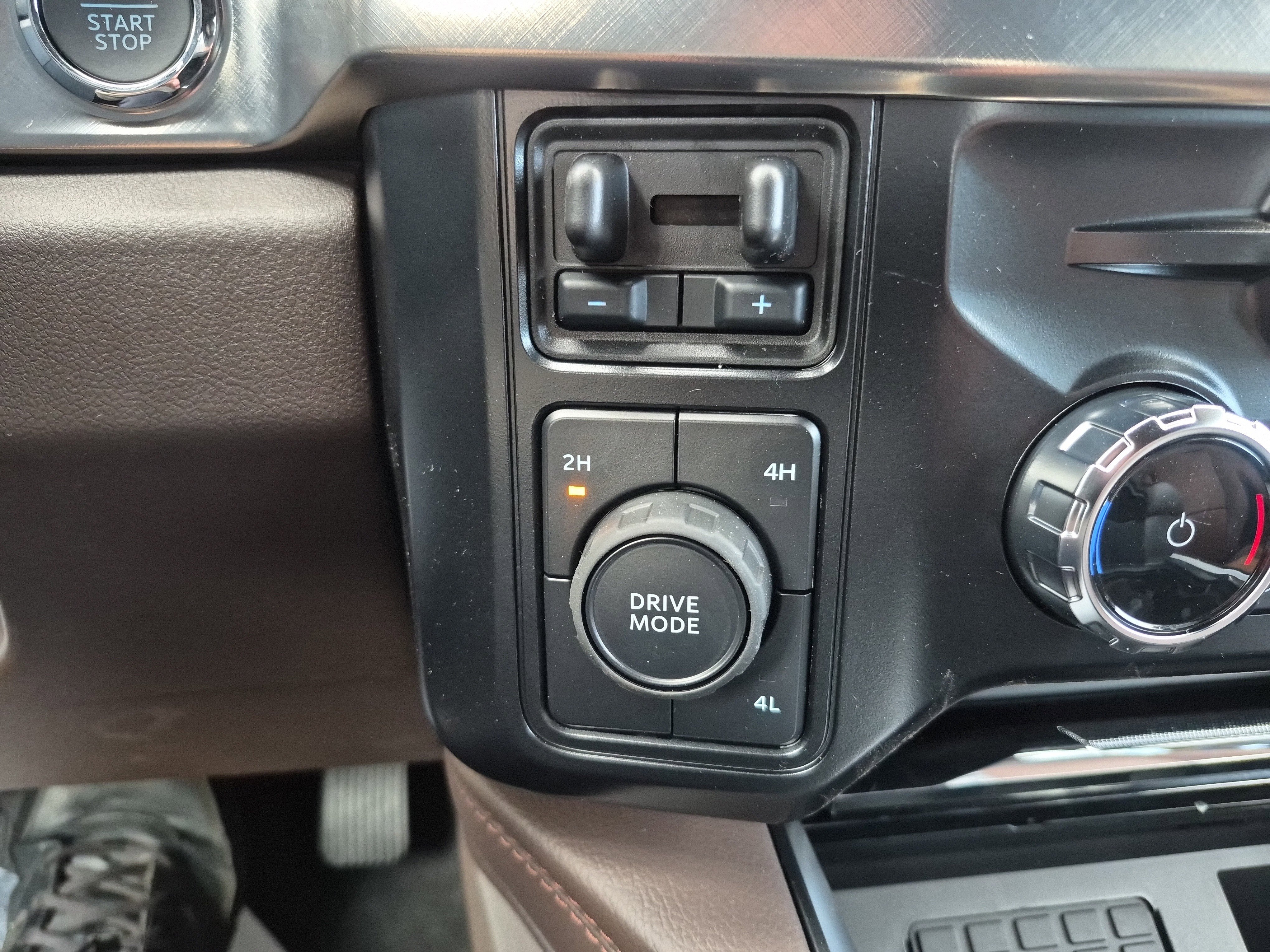 New 2026 Ford F350 King Ranch w/ Chrome Package image 37