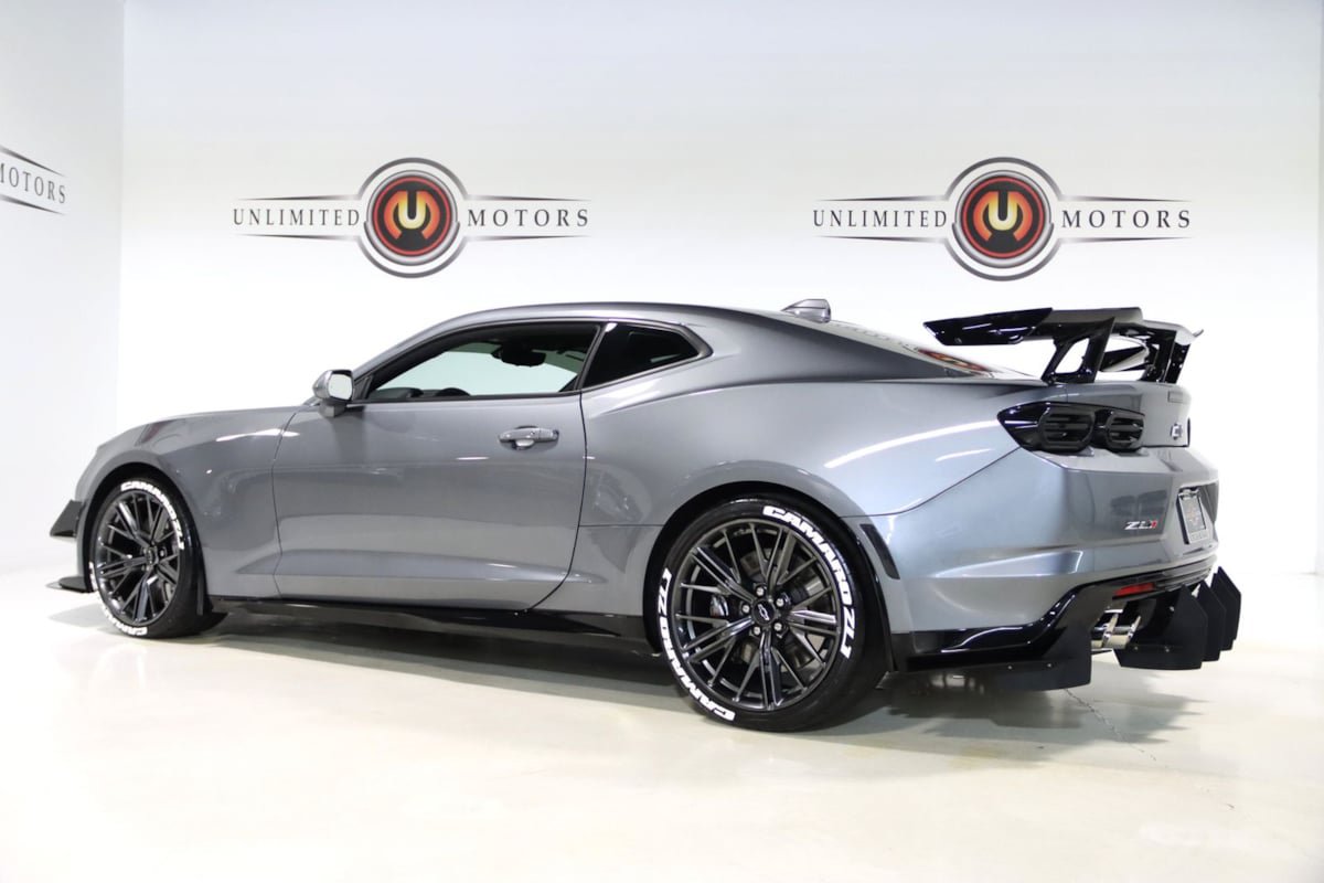 Used 2022 Chevrolet Camaro ZL1 RWD image 3