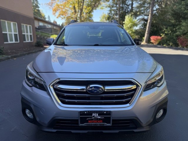Used 2018 Subaru Outback 3.6R Limited image 2