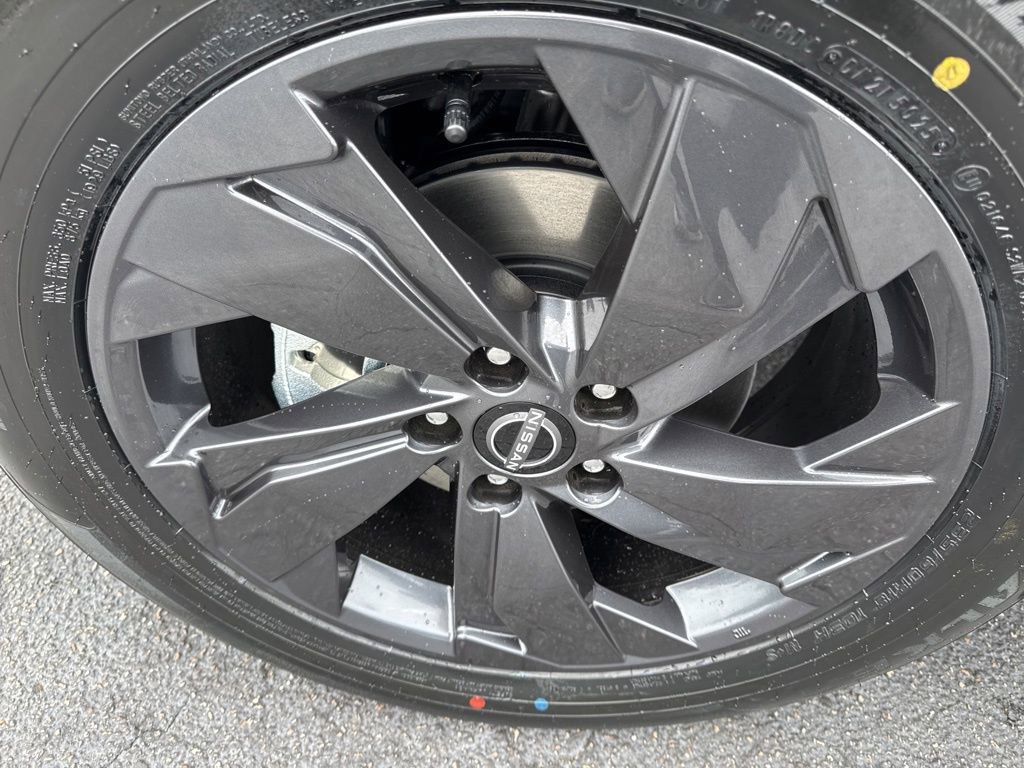 New 2026 Nissan Rogue SV FWD image 9
