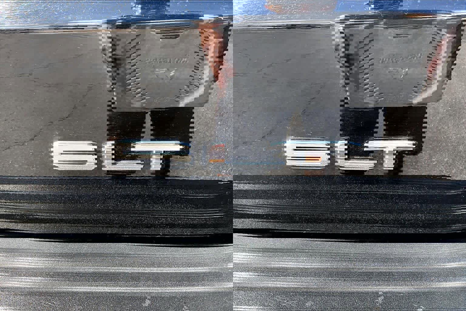 Used 2022 GMC Yukon SLT w/ SLT Premium Package image 10