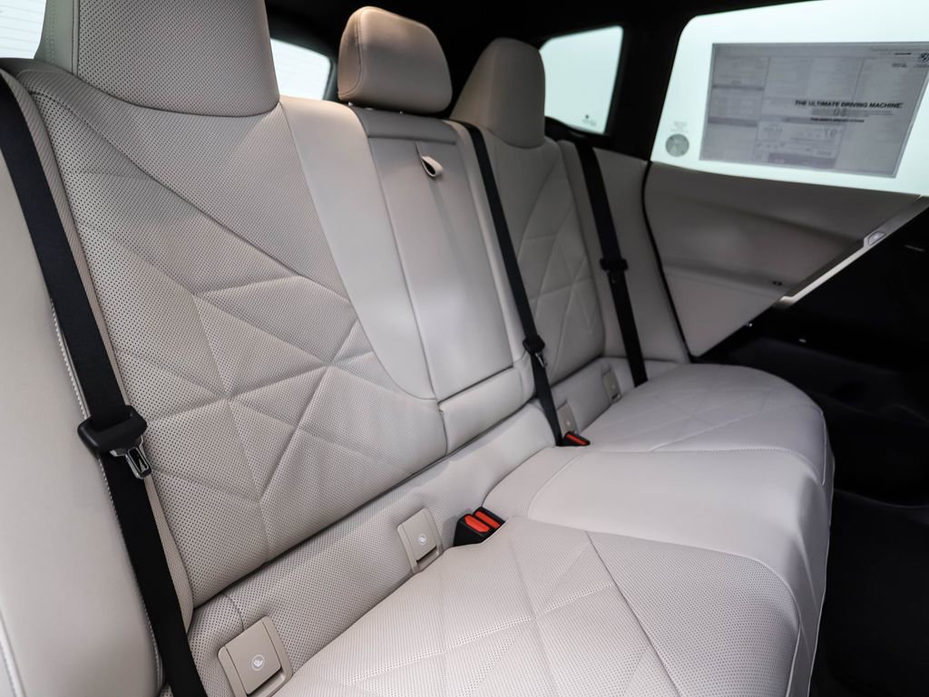 Used 2026 BMW iX xDrive60 w/ Premium Package image 28