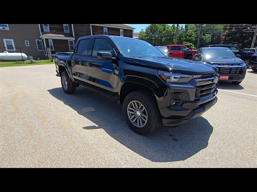 New 2025 Chevrolet Colorado LT w/ LT Convenience Package image 2