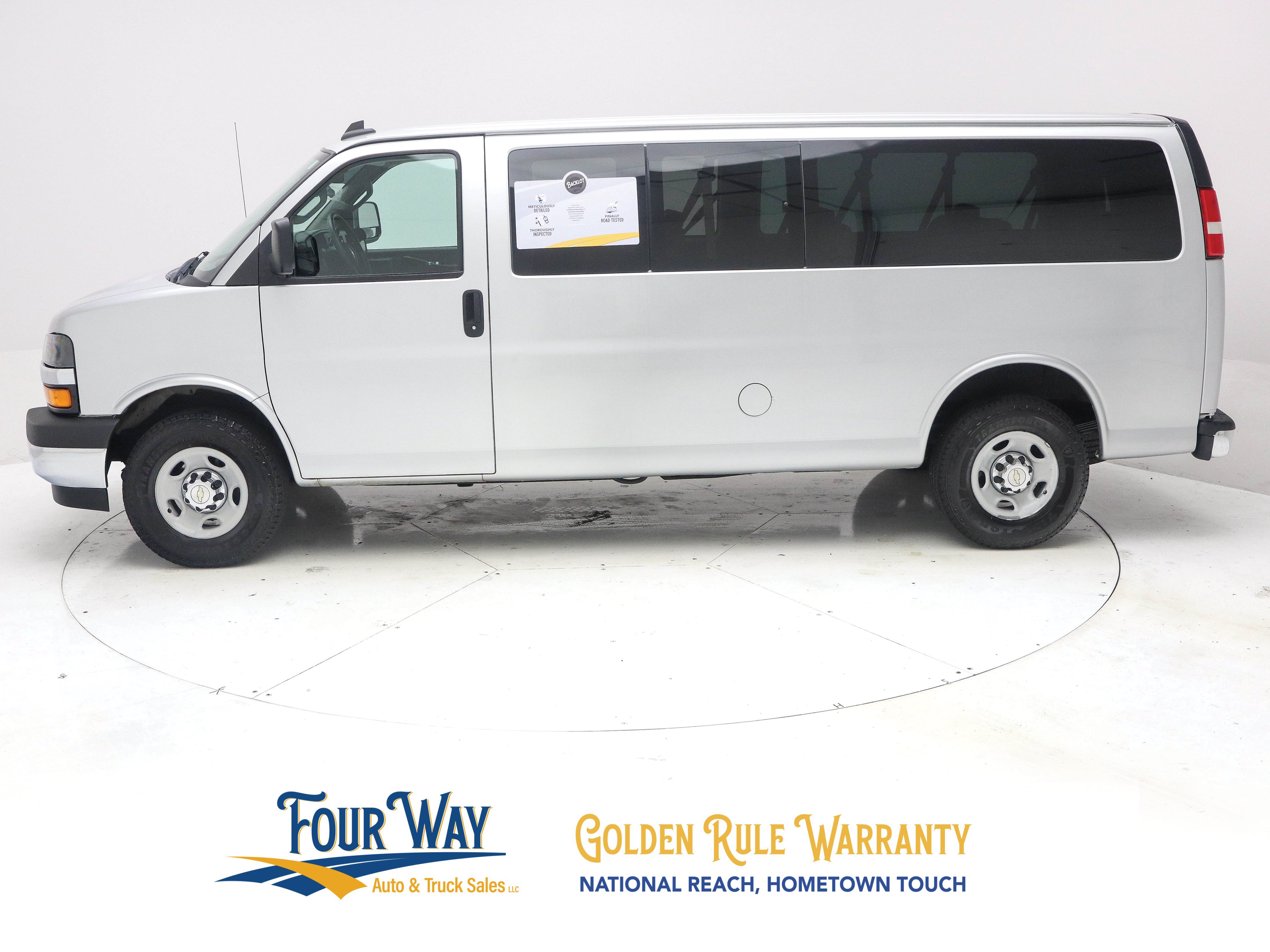 Used 2020 Chevrolet Express 3500 LT w/ LT Preferred Equipment Group RWD image 7