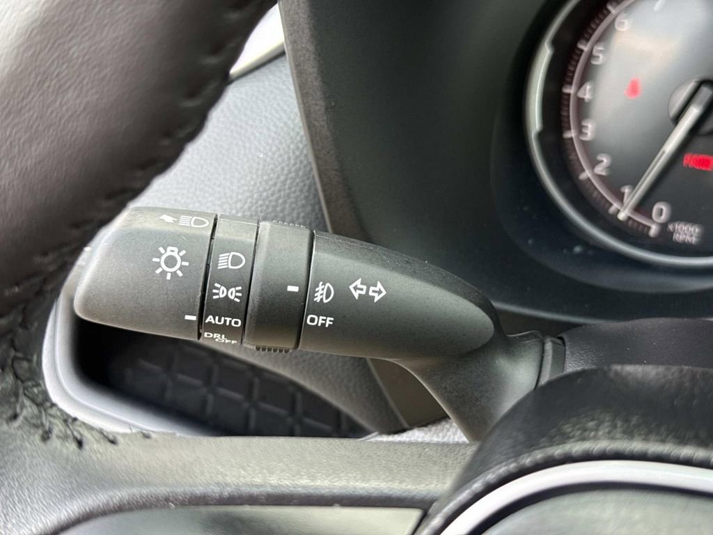 Used 2025 Toyota RAV4 XLE Premium image 38