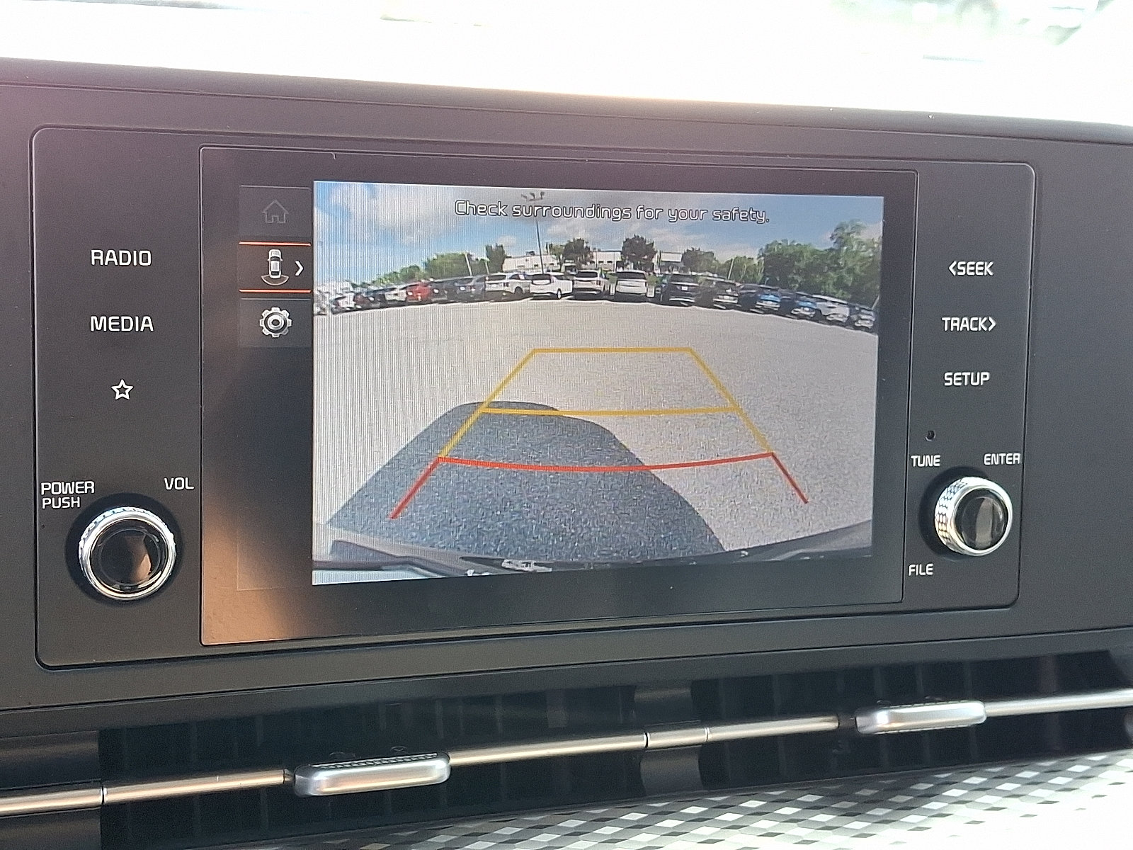 Certified 2024 Kia Carnival LX FWD image 18