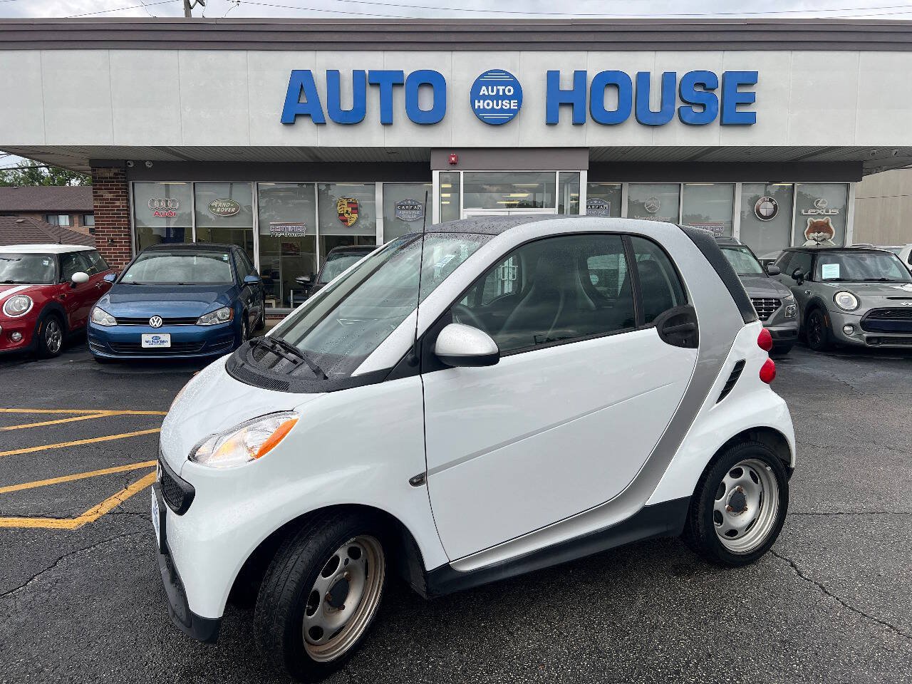 Used 2015 smart fortwo pure RWD image 4