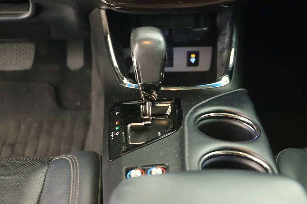 Used 2014 Toyota Avalon Limited w/ Technology Package FWD image 21