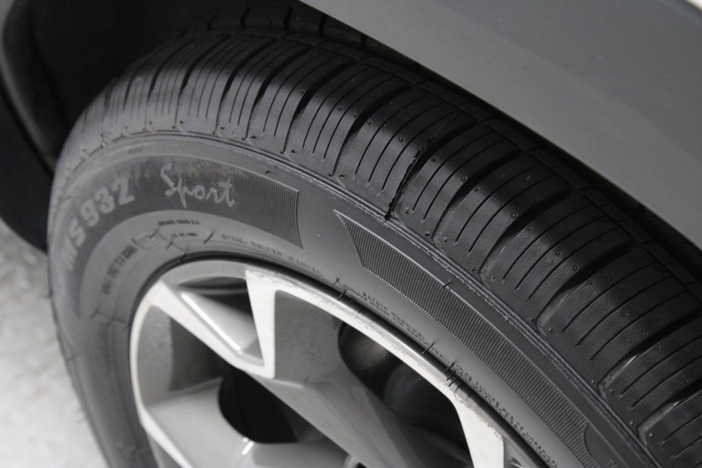 Used 2024 Chevrolet Trax LT w/ Driver Confidence Package image 19