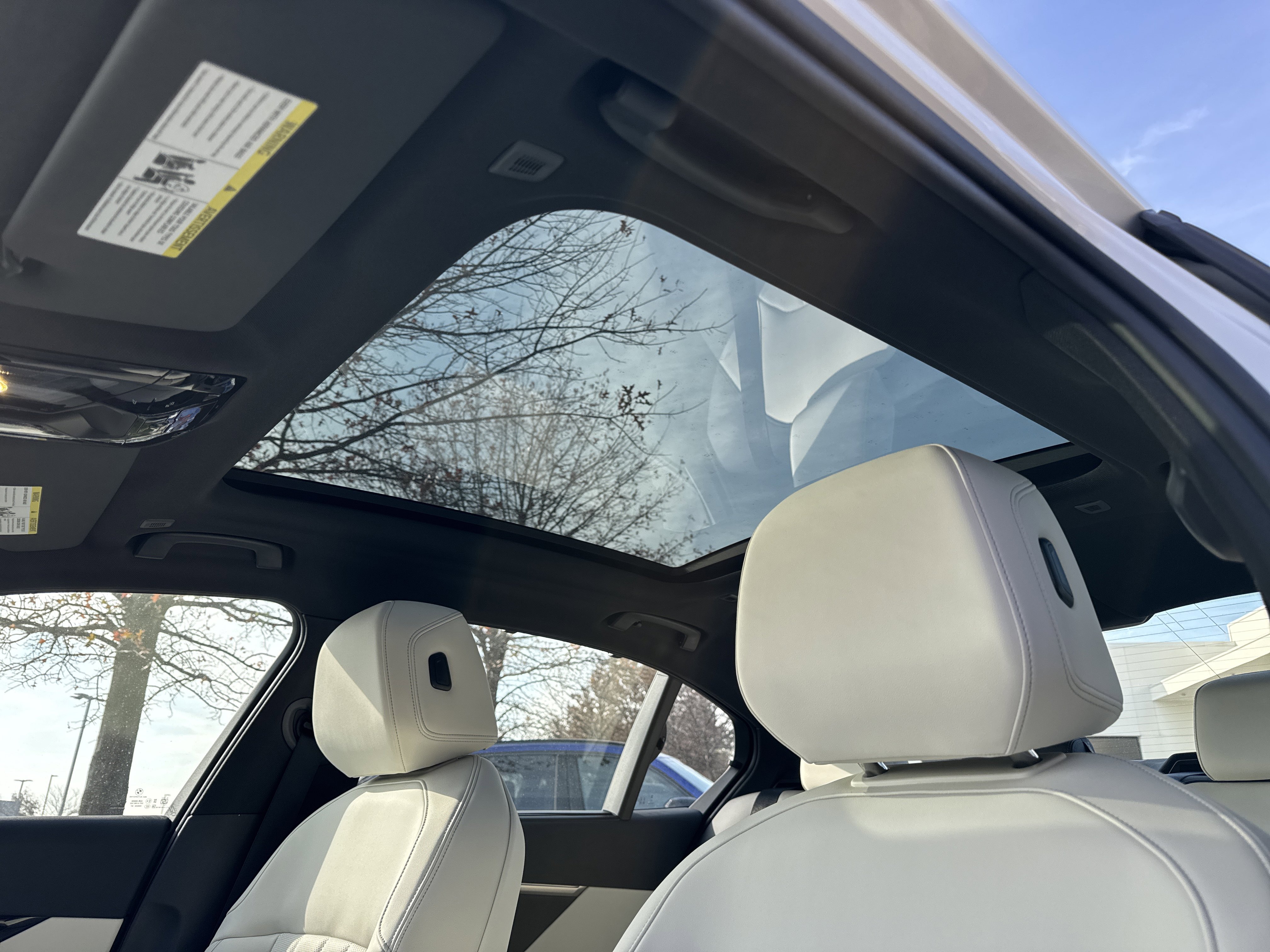 New 2026 BMW 550e xDrive w/ Executive Package image 9