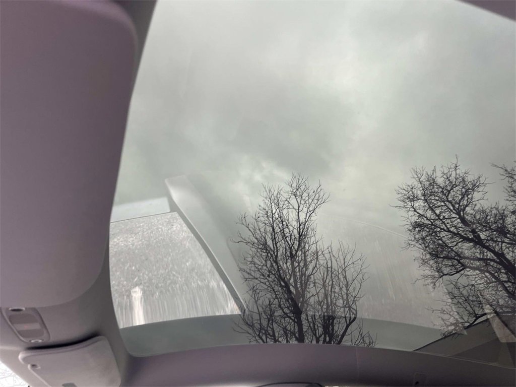 Used 2021 Tesla Model Y Long Range image 21