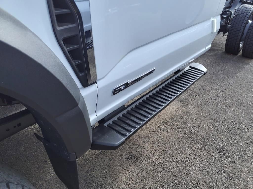 New 2024 Ford F550 4x4 Regular Cab Super Duty image 9