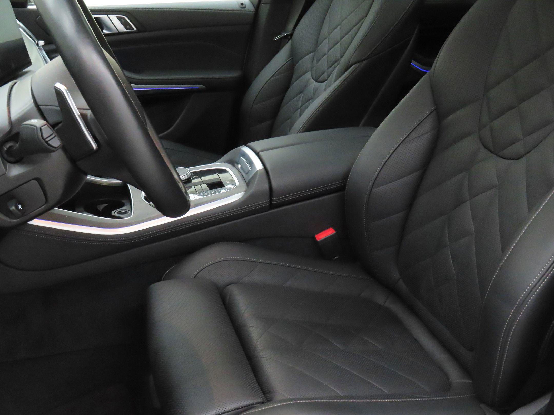 Used 2024 BMW X5 xDrive40i w/ M Sport Package image 10