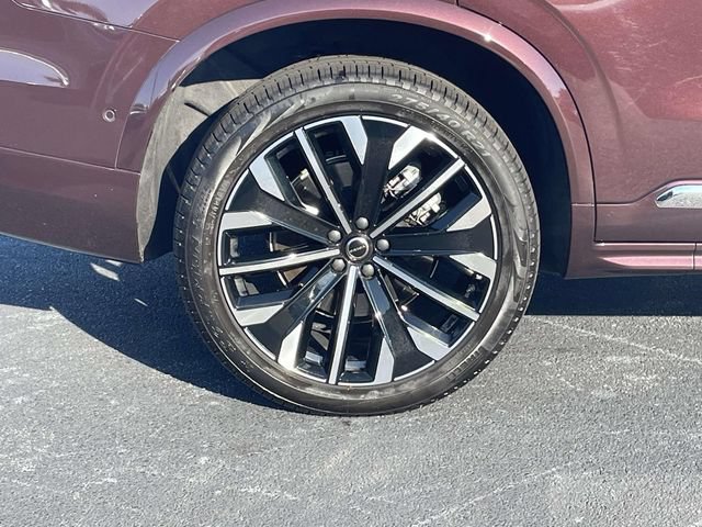 Certified 2026 Volvo XC90 B5 Plus AWD/4WD image 9