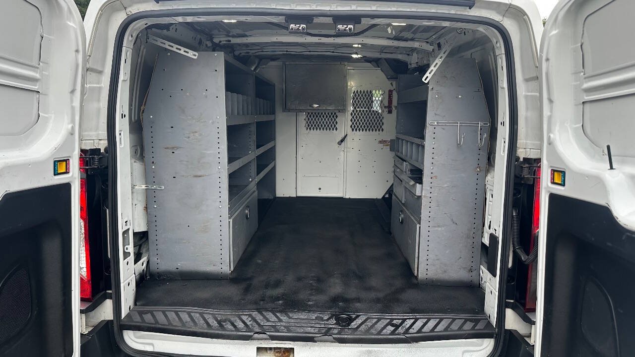 Used 2015 Ford Transit 250 130 Low Roof RWD image 9