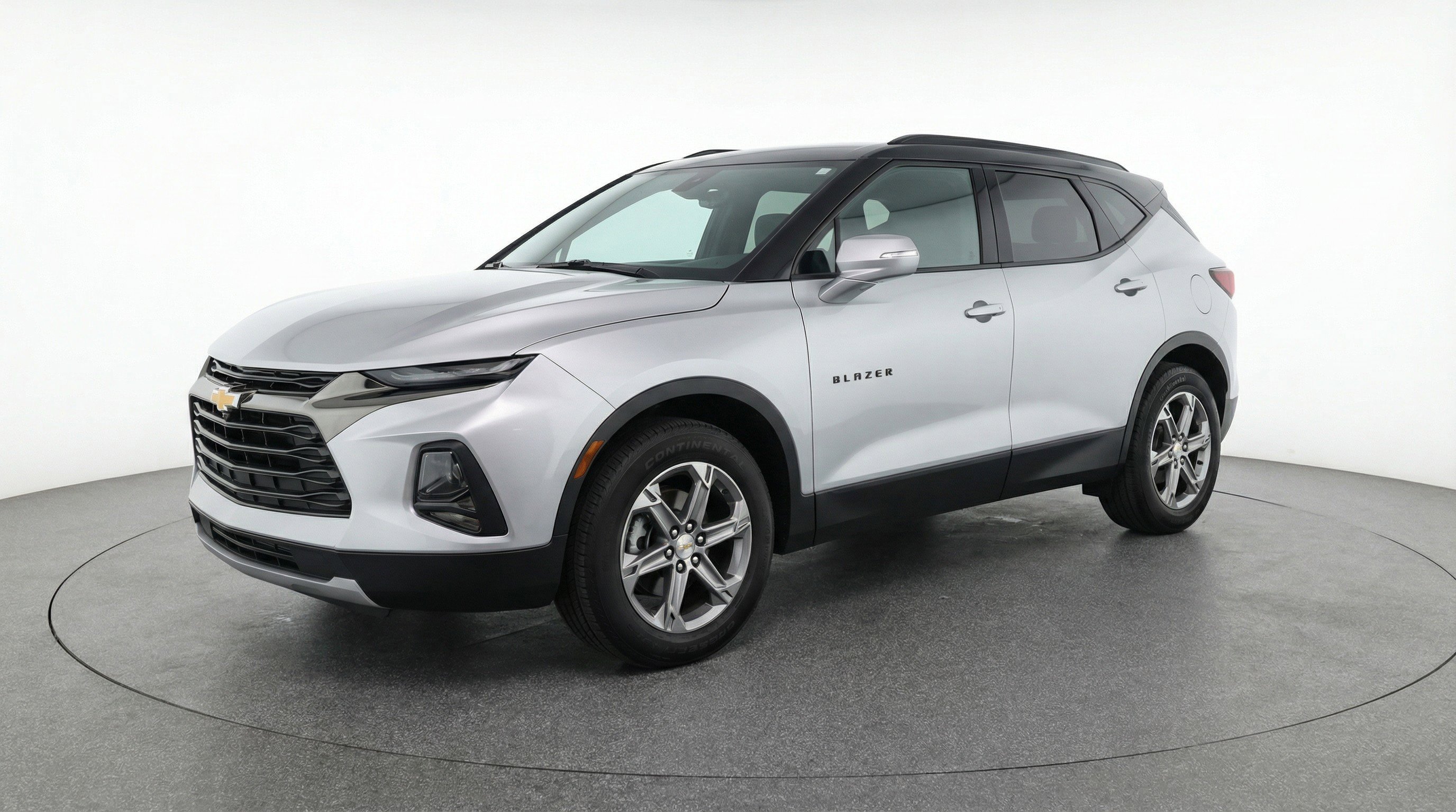 Used 2025 Chevrolet Blazer LT image 3