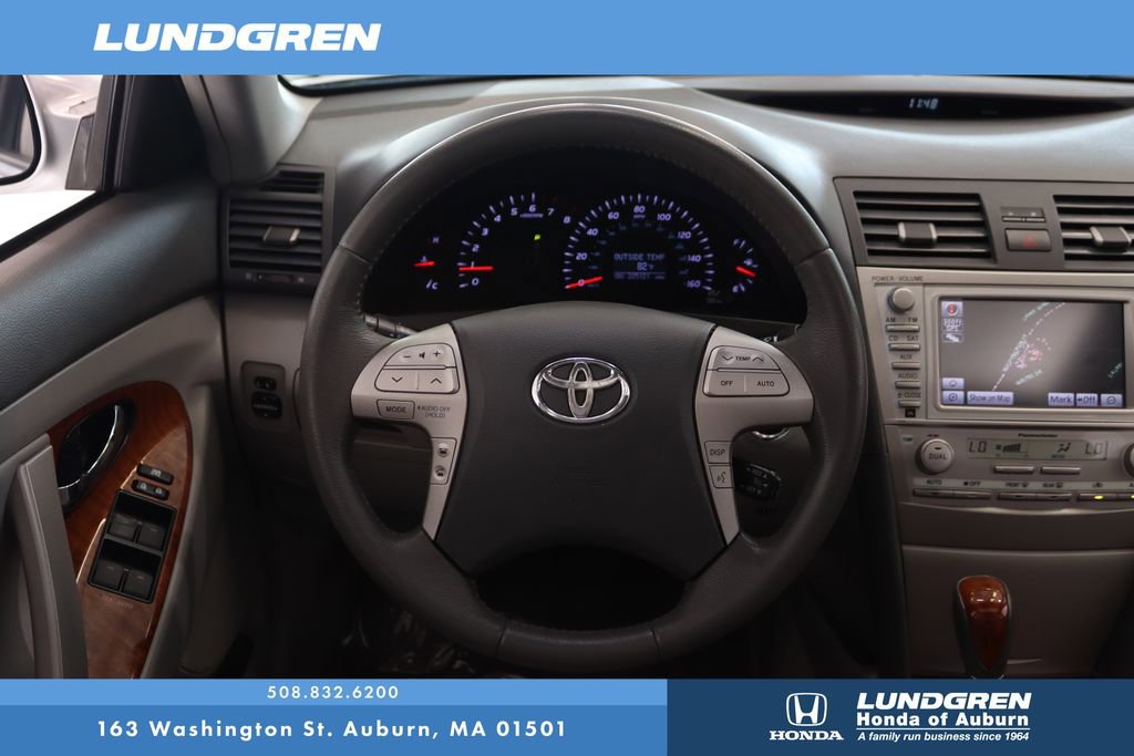 Used 2011 Toyota Camry XLE image 17