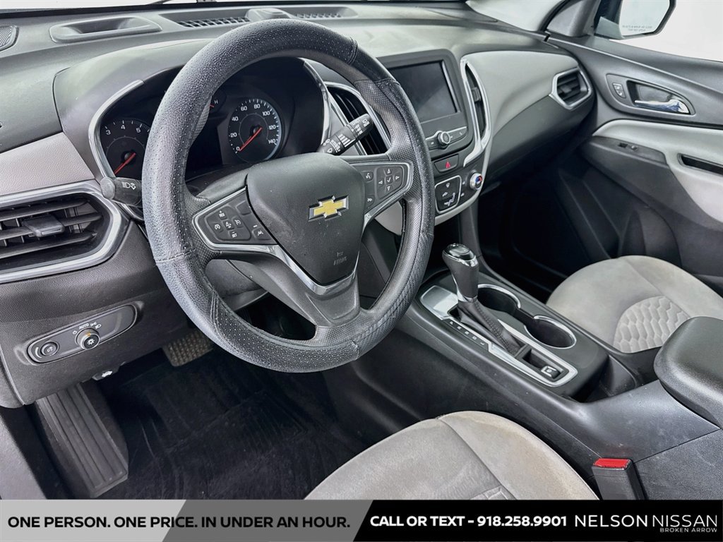Used 2020 Chevrolet Equinox LS w/ LS Convenience Package FWD image 9