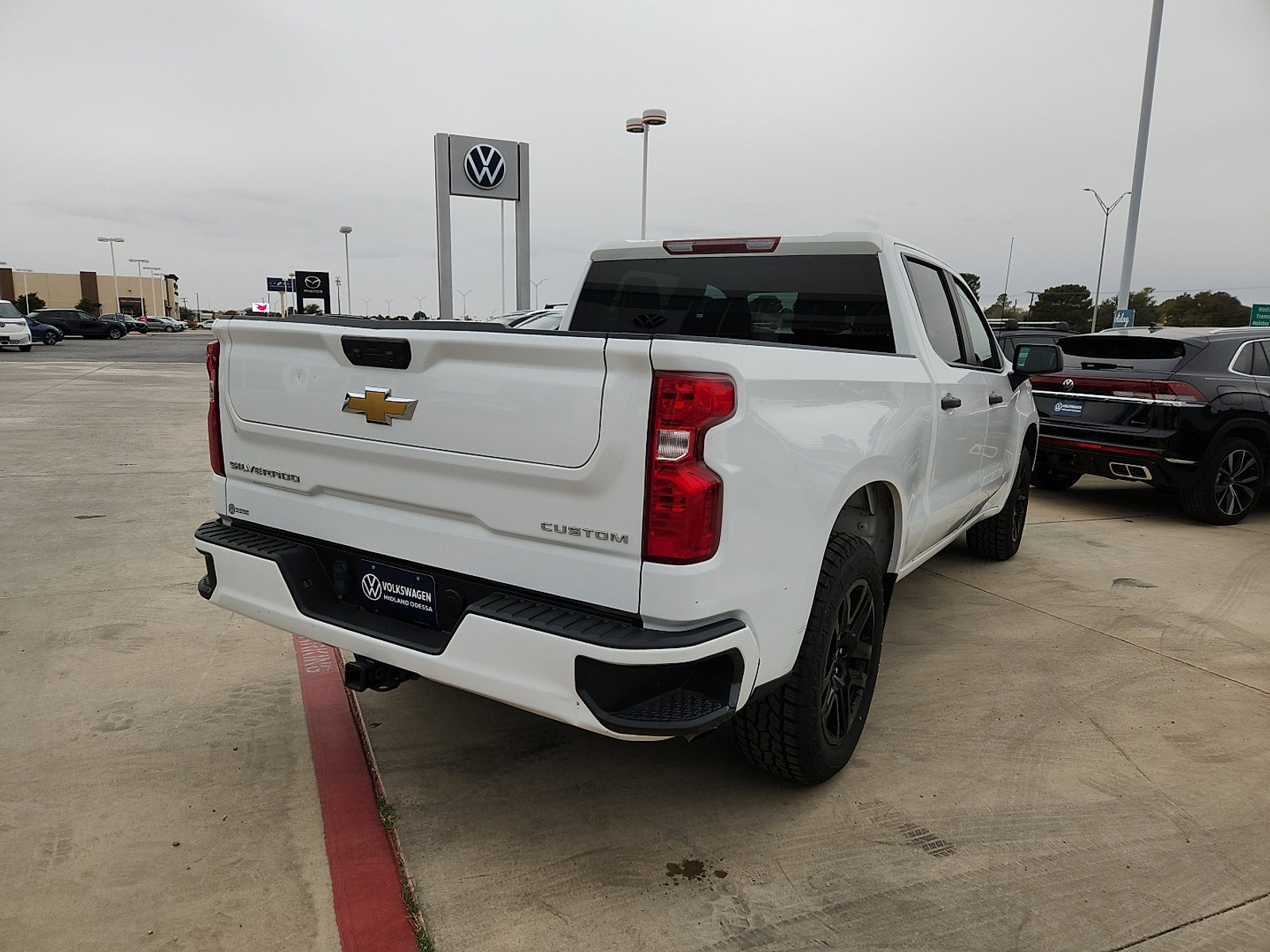 Used 2024 Chevrolet Silverado 1500 Custom image 7