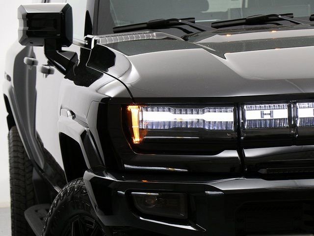 New 2025 GMC Hummer EV 3X w/ LPO, Dark Essentials Package AWD/4WD image 4