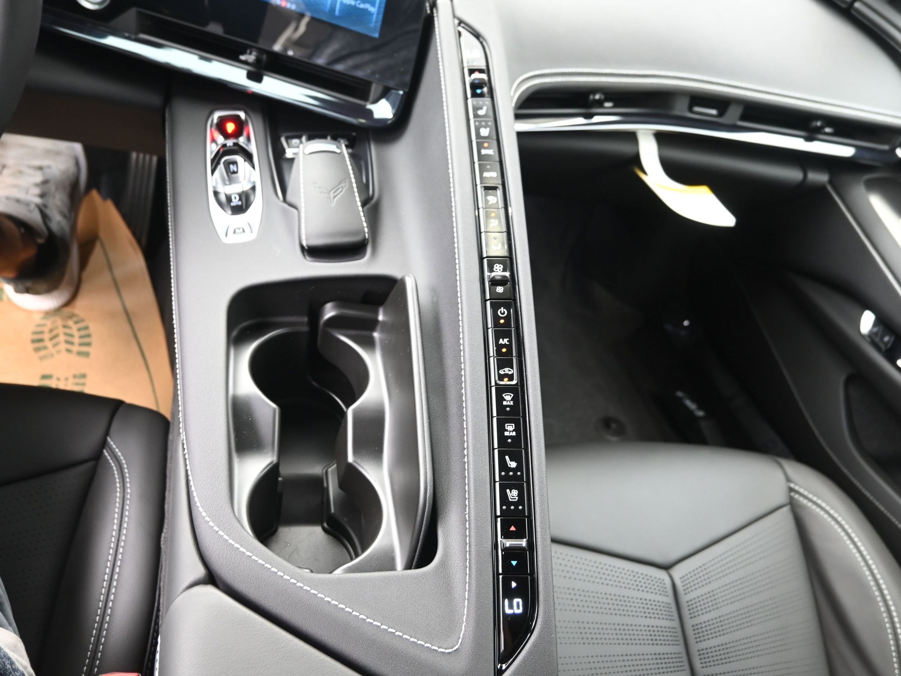 New 2025 Chevrolet Corvette E-Ray image 21