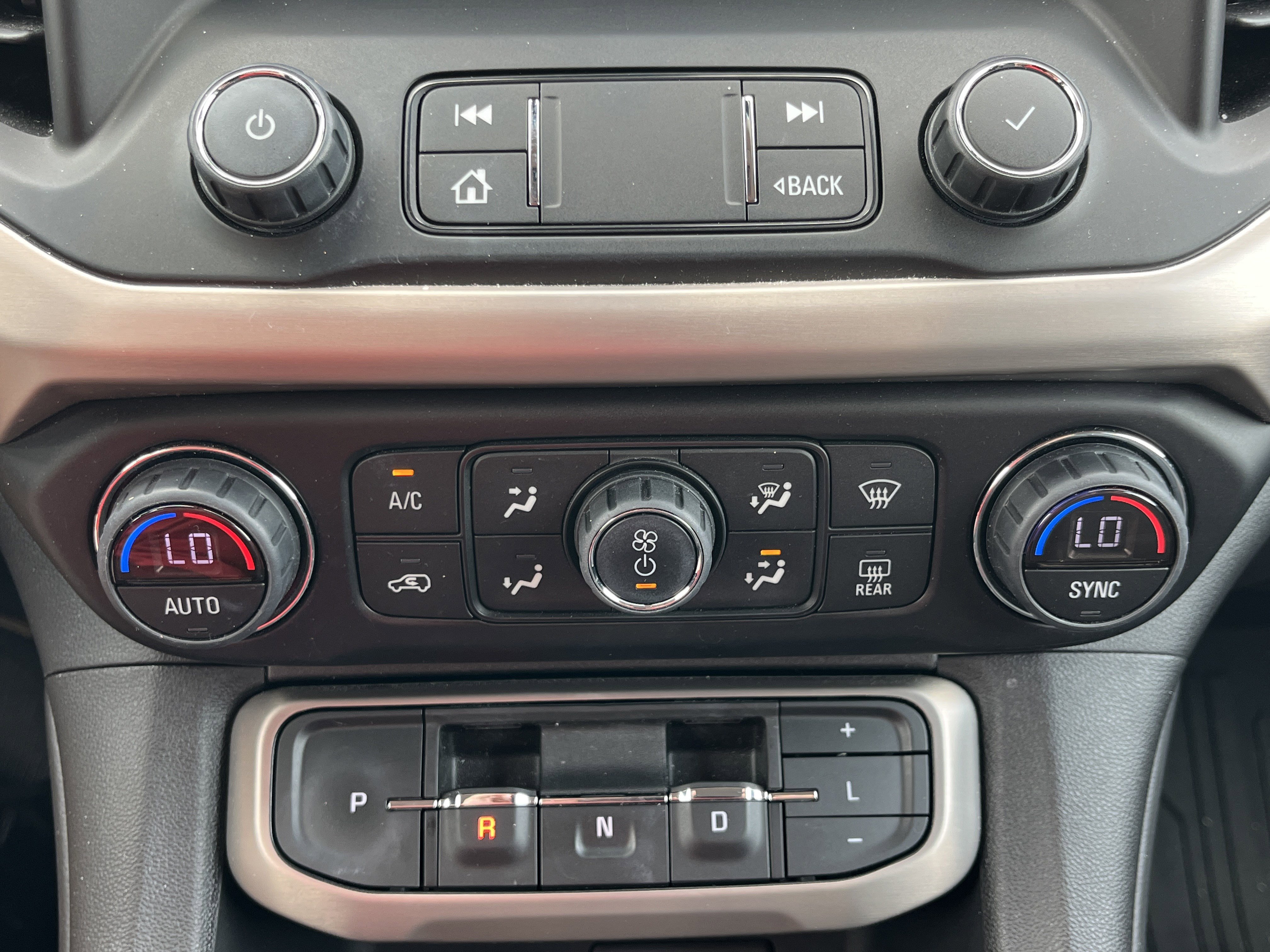 Used 2021 GMC Acadia Denali FWD image 7