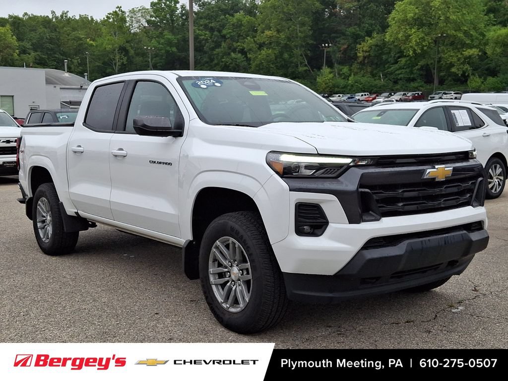 Certified 2024 Chevrolet Colorado LT w/ LT Convenience Package III AWD/4WD image 2