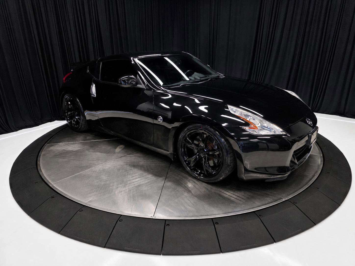 Used 2009 Nissan 370Z Touring w/ Sport Pkg RWD image 10