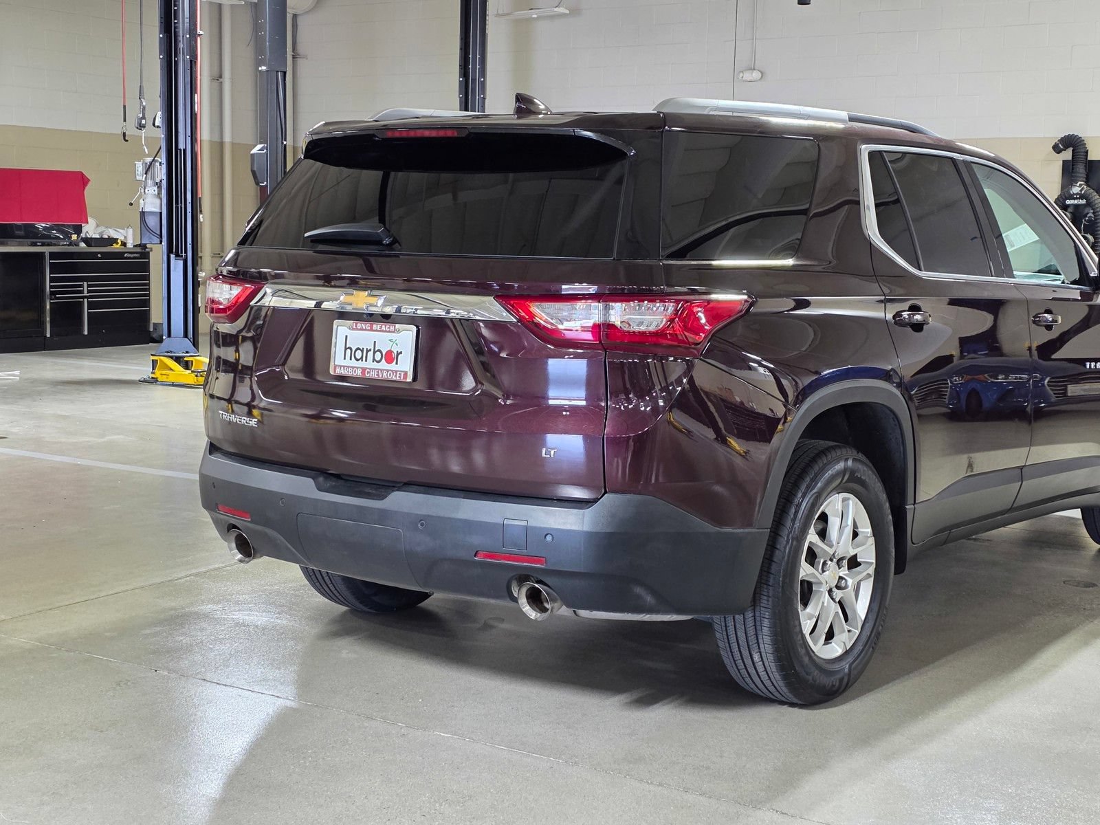 Used 2018 Chevrolet Traverse LT FWD image 11