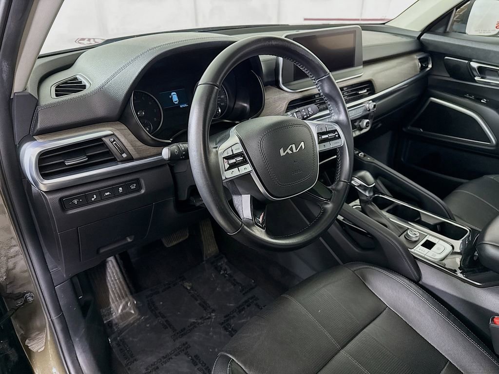 Used 2022 Kia Telluride EX w/ EX Premium Package image 19