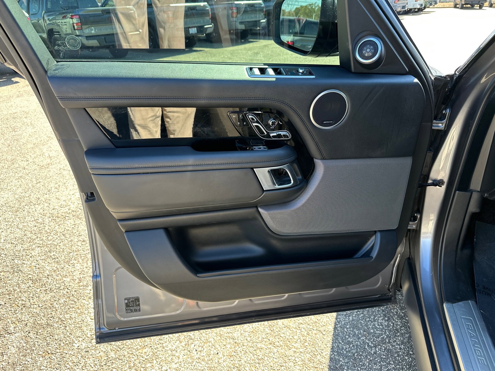 Used 2022 Land Rover Range Rover P525 Westminster Edition image 10