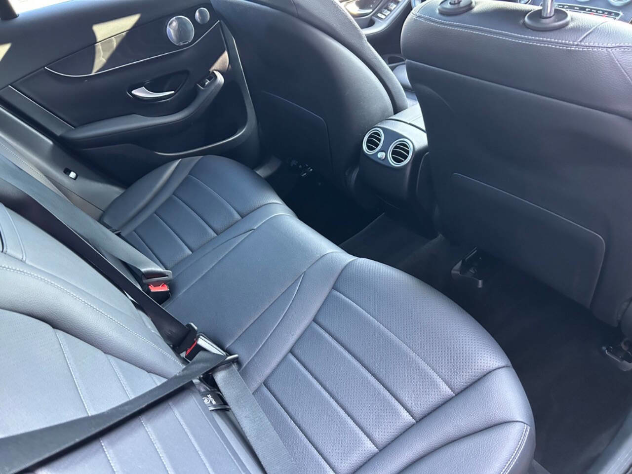 Used 2018 Mercedes-Benz GLC 300 4MATIC image 8