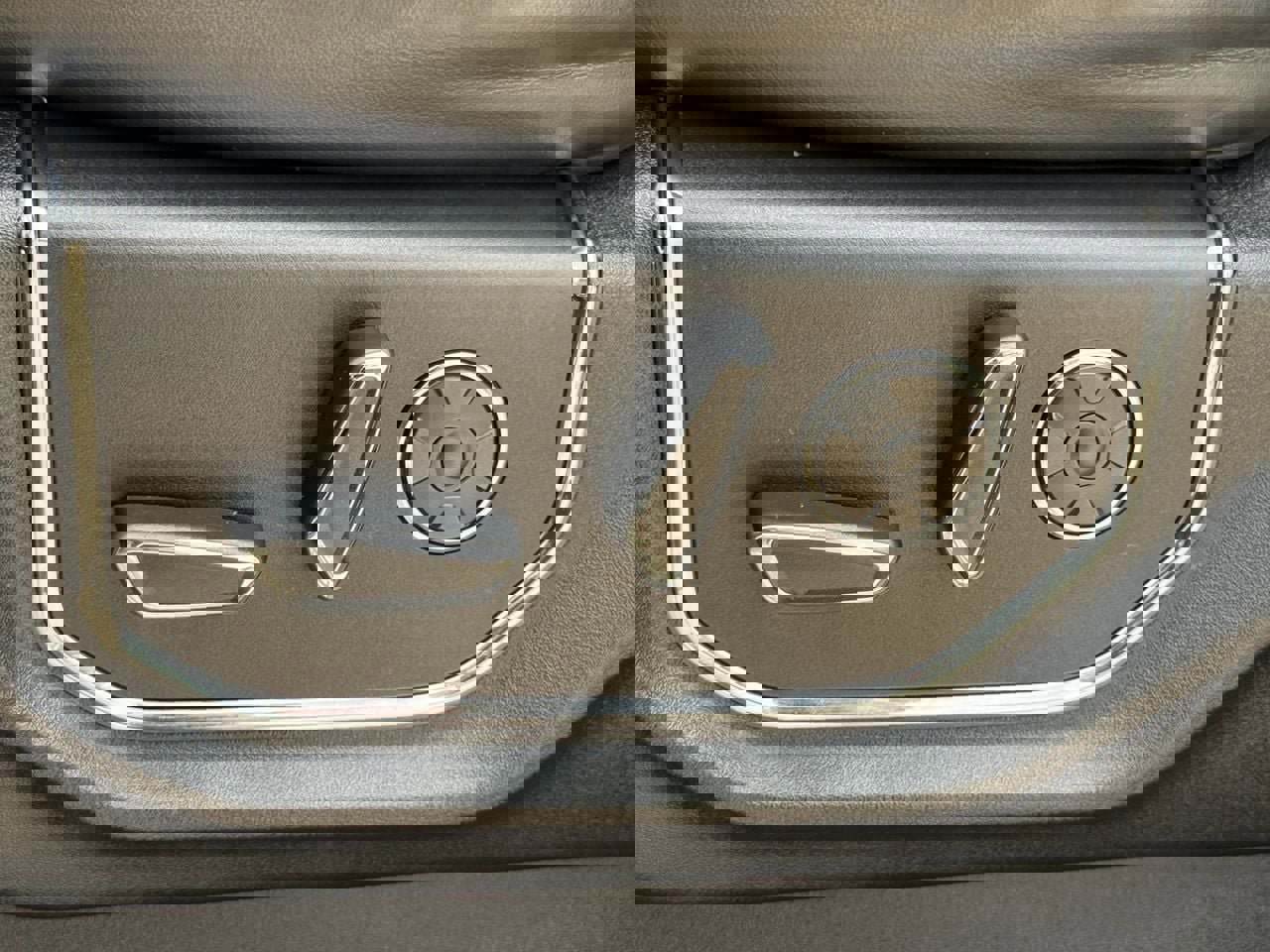 Used 2017 Ford F150 Platinum AWD/4WD image 29