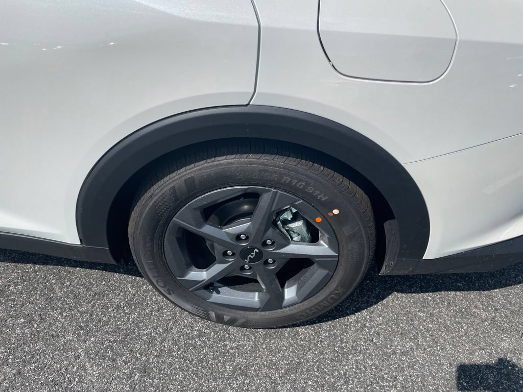 New 2026 Kia K4 FWD image 7