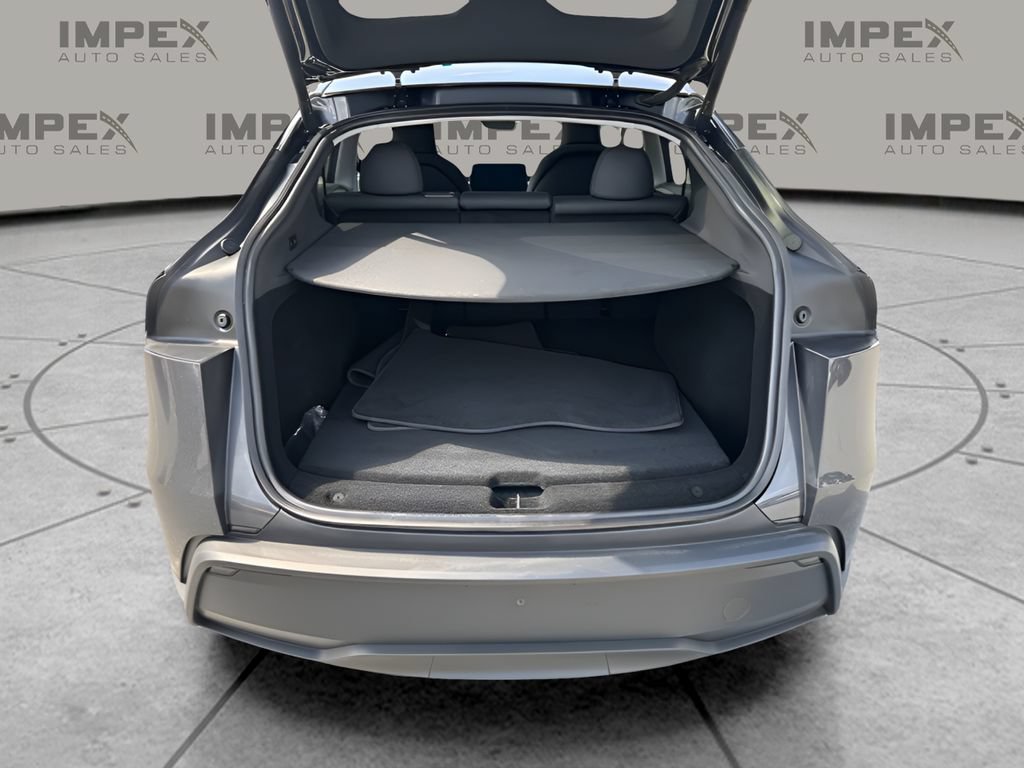 Used 2026 Tesla Model Y 2WD image 32