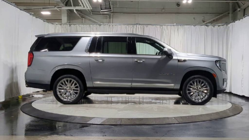 Used 2023 GMC Yukon XL Denali w/ Max Trailering Package image 11