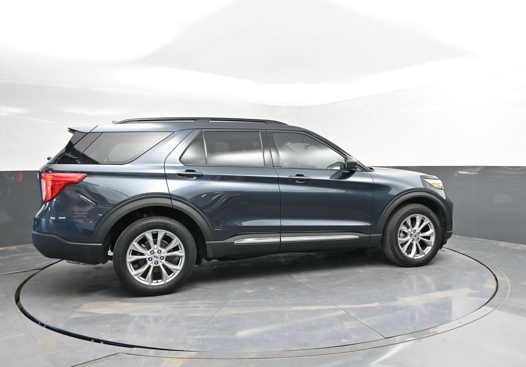 Used 2024 Ford Explorer XLT w/ Equipment Group 202A AWD/4WD image 10