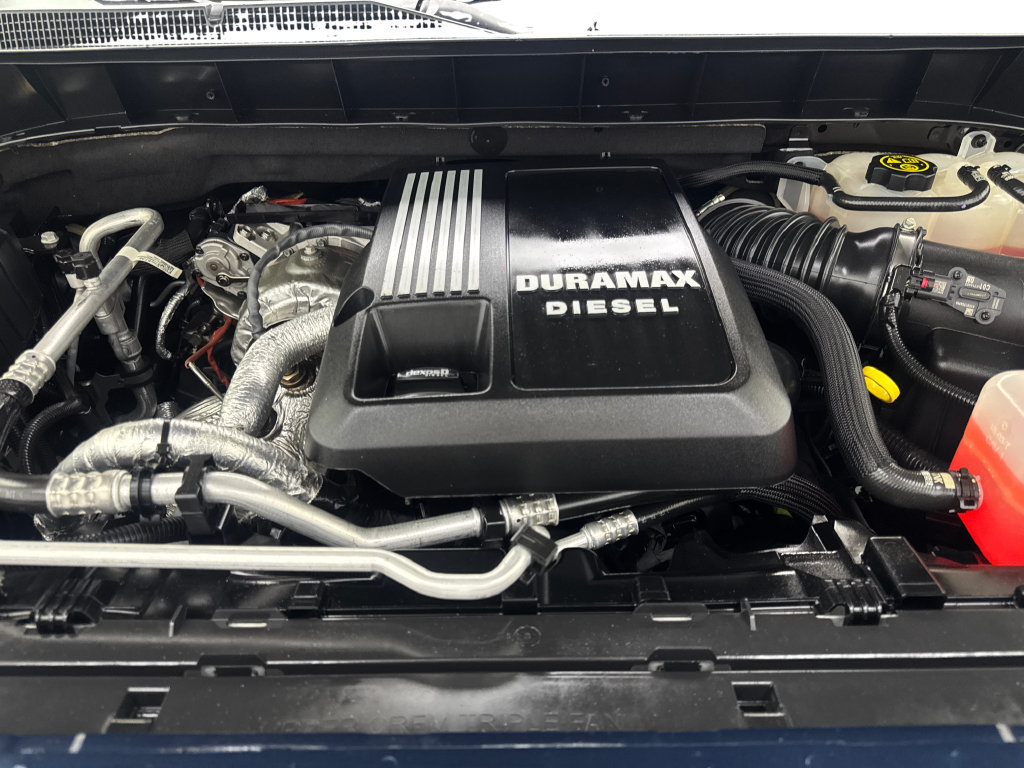 Used 2023 Chevrolet Silverado 1500 High Country w/ Technology Package AWD/4WD image 78