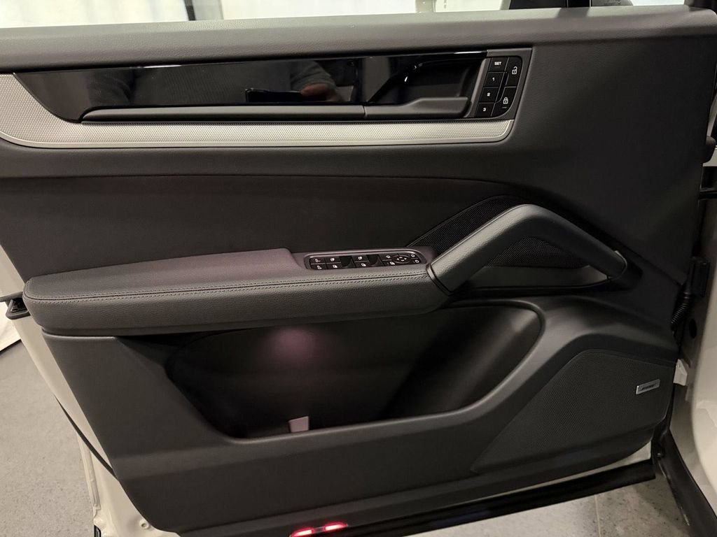 New 2026 Porsche Cayenne S AWD/4WD image 15
