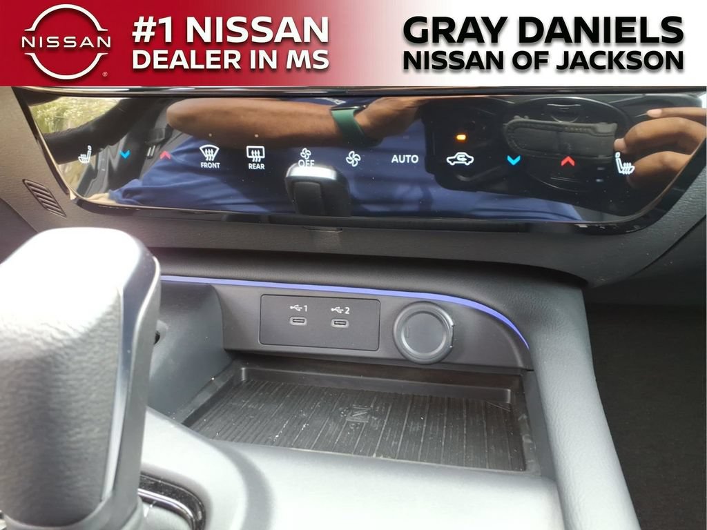 New 2026 Nissan Sentra SR w/ SR Premium Package FWD image 18