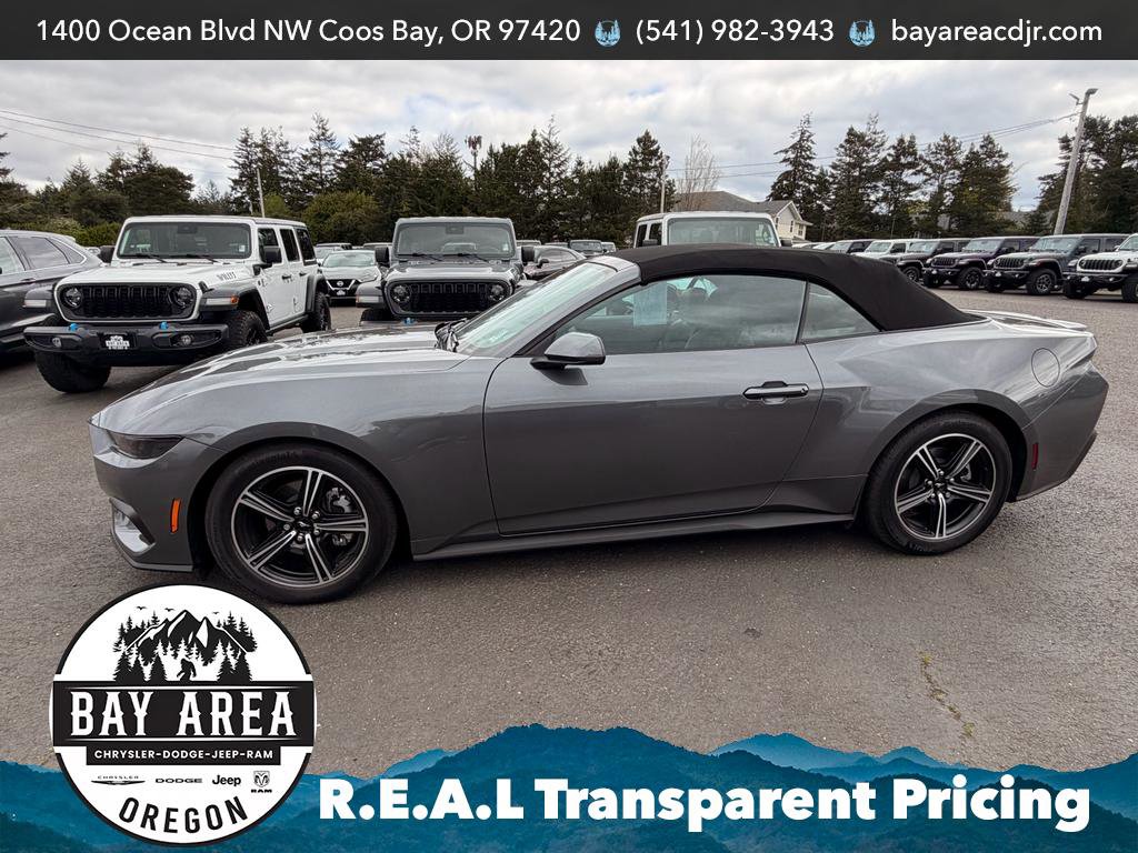 Used 2025 Ford Mustang Premium RWD image 3
