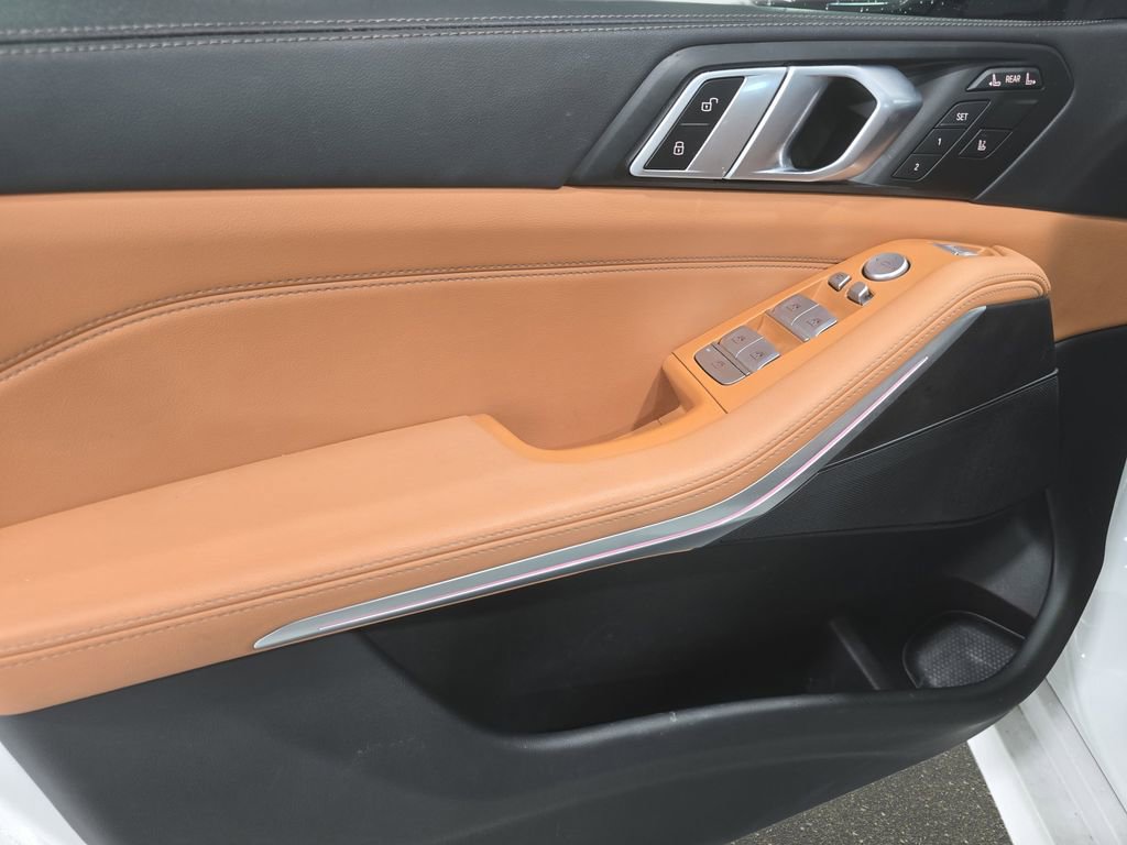 Certified 2024 BMW X7 xDrive40i w/ M Sport Package image 26