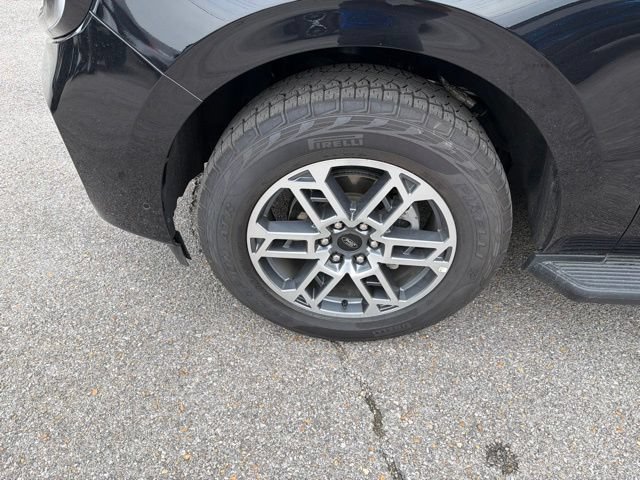 Used 2025 Ford Expedition Active AWD/4WD image 14