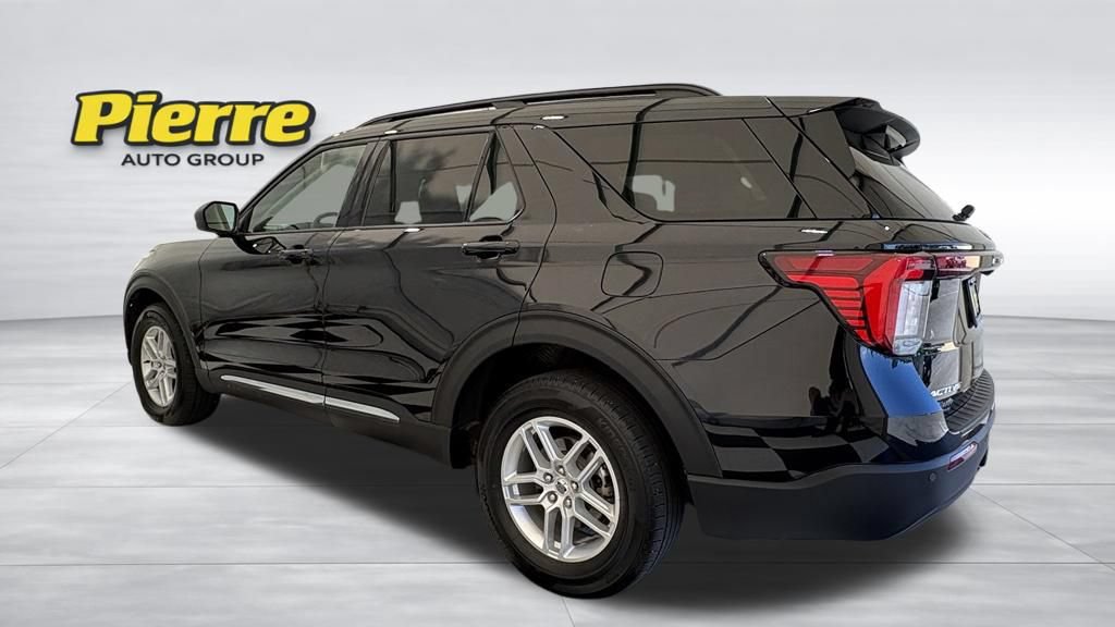 Used 2025 Ford Explorer Active AWD/4WD image 2